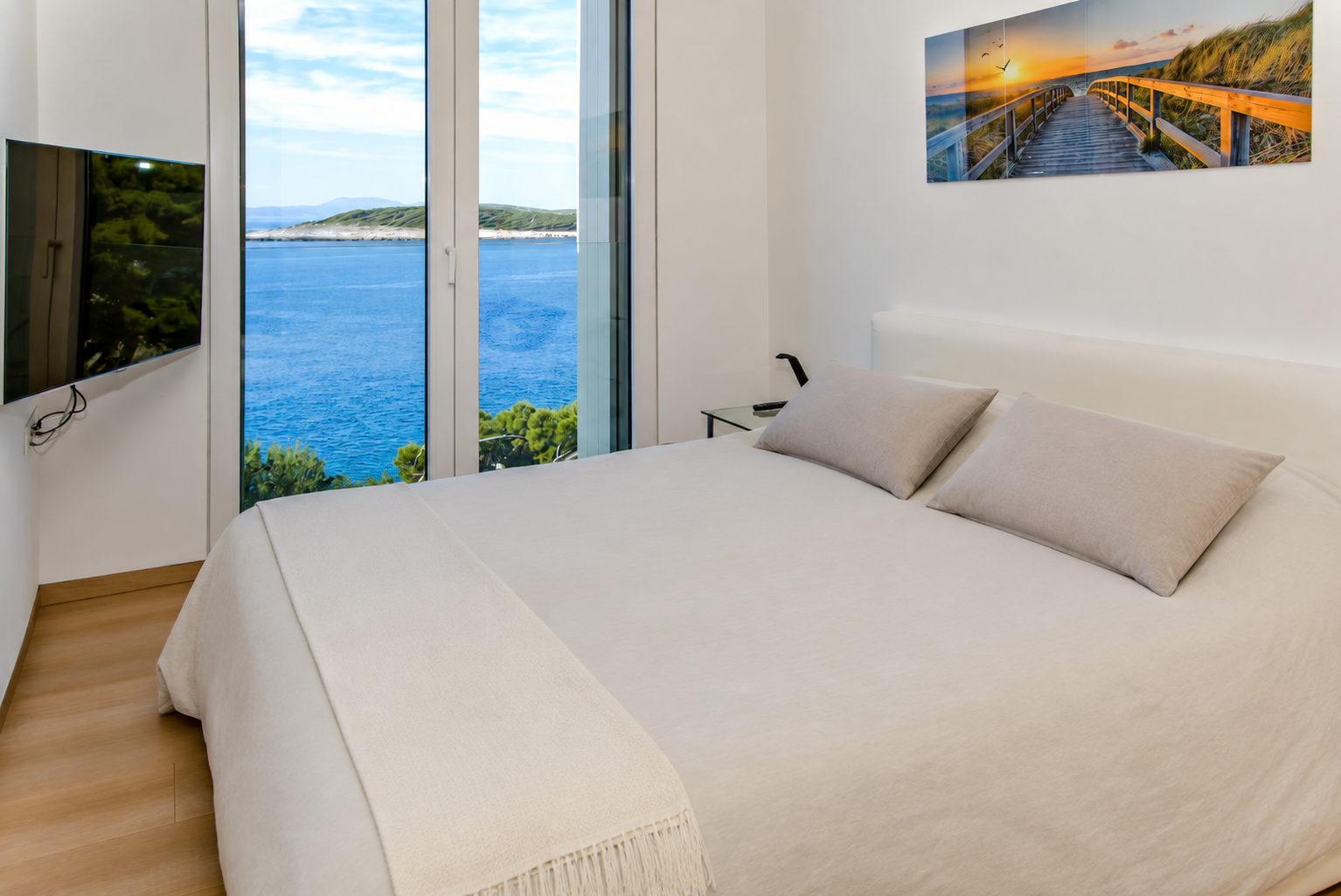 Seafront Studio Apartment at Villa Madeleine, Hvar